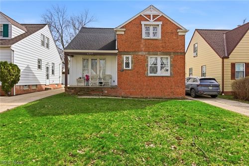 4242 Harwood Rd, Cleveland, OH, 44121-2741 | Card Image