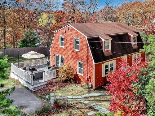 89 Narrow Ln, Charlestown, RI, 02813-3152 | Card Image