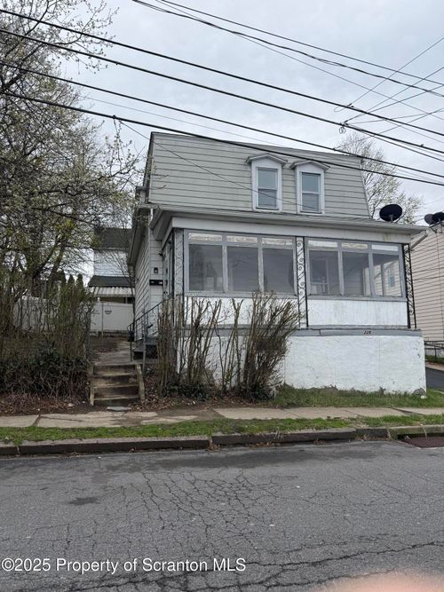 228 S Hancock St, Wilkes Barre, PA, 18702-5708 | Card Image