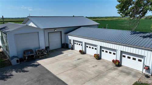 8221 State Route 4, Staunton, IL, 62088-2923 | Card Image