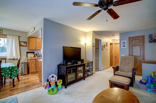 213 S Jefferson St, Verona, WI, 53593-1446 | Card Image