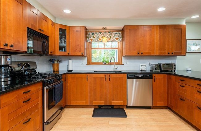 16 Lisa Ln, House other with 3 bedrooms, 3 bathrooms and 4 parking in Georgetown MA | Image 5