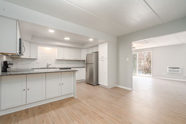 APT-2 - 21 S Waiola Ave, Condo with 2 bedrooms, 1 bathrooms and 1 parking in La Grange IL | Image 6