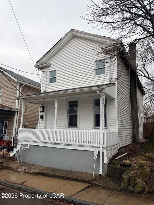 14 Phoenix St, Wilkes Barre, PA, 18702-4618 | Card Image