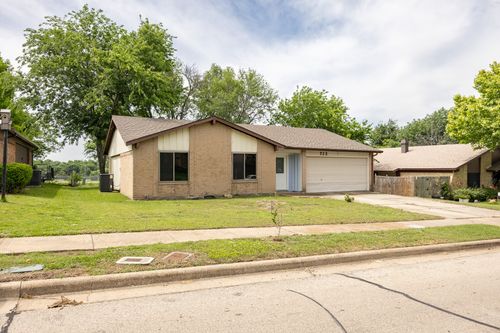 722 Meadowglen Dr, Duncanville, TX, 75137-4119 | Card Image