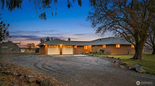 641 Robinson Canyon Rd, Ellensburg, WA, 98926-8024 | Card Image