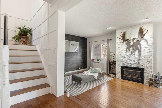 33 - 448 Strathcona Dr Sw, Townhouse with 3 bedrooms, 4 bathrooms and 4 parking in Calgary AB | Image 4