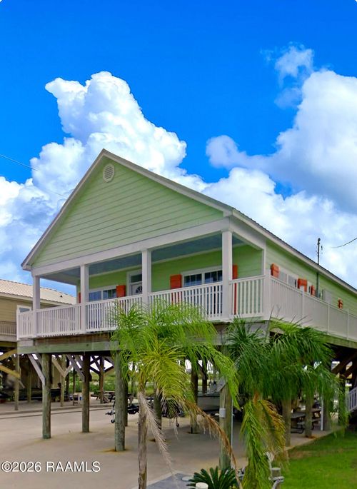 113 Foster Ln, Grand Isle, LA, 70358-9671 | Card Image