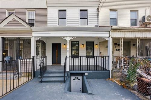 2862 Briggs Ave, Bronx, NY, 10458-2805 | Card Image