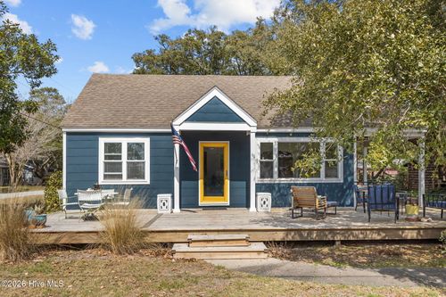 4122 Sound Dr, Morehead City, NC, 28557-2858 | Card Image