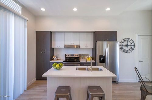 32-2015 N 50th St, Phoenix, AZ, 85008-4517 | Card Image