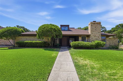 1814 Briarcrest Ln, Arlington, TX, 76012-5701 | Card Image