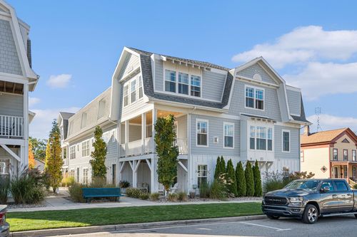 apt-b-120 N Barton St, New Buffalo, MI, 49117-1007 | Card Image