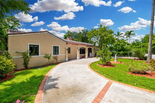 50 De Leon Dr, Miami Springs, FL, 33166-5912 | Card Image