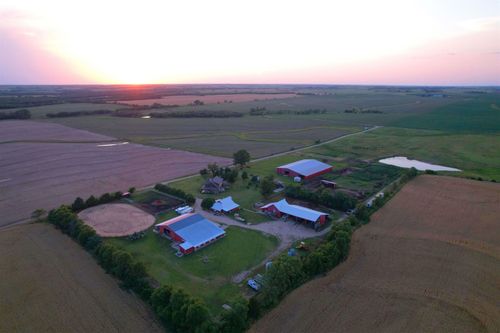 3266 Dove Rd, Abilene, KS, 67410-7538 | Card Image