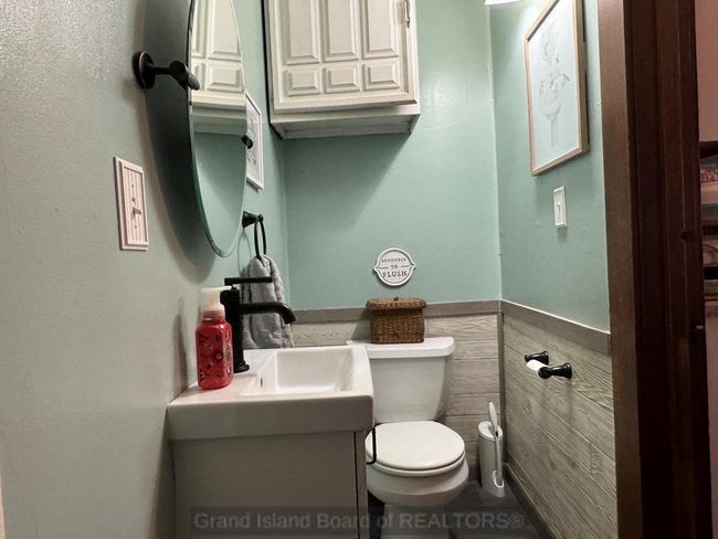 201 E Pine St, House other with 5 bedrooms, 2 bathrooms and 4 parking in Doniphan NE | Image 14