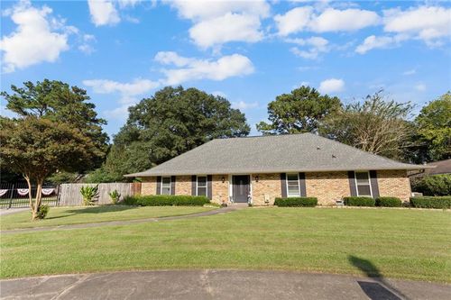 8028 Chaperral Dr, Denham Springs, LA, 70726-2320 | Card Image