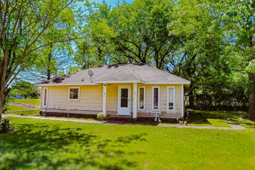 1240 E Hickory St, Paris, TX, 75460-2754 | Card Image
