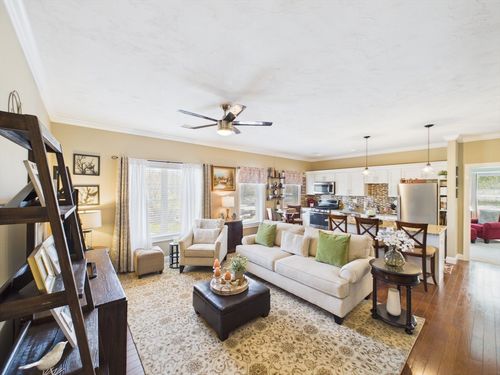 5e-1429 Main St, Walpole, MA, 02081-1757 | Card Image