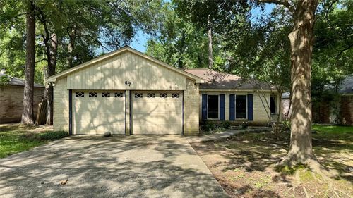 67 E White Willow Cir, The Woodlands, TX, 77381-2726 | Card Image