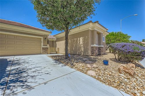 2213 Carrier Dove Way, North Las Vegas, NV, 89084-3766 | Card Image