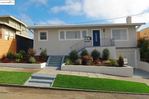 1515 Hampel St, Oakland, CA, 94602-1665 | Card Image