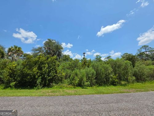 902 Riverview Dr E, Saint Marys, GA, 31558-8737 | Card Image