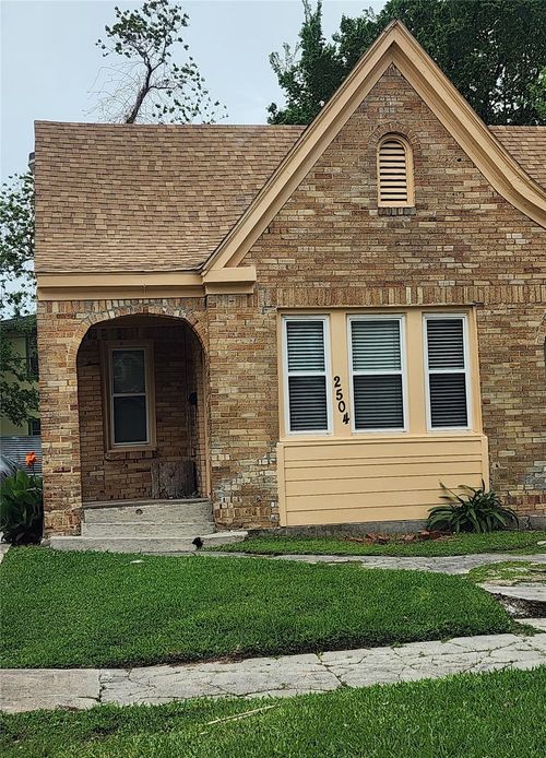 2504 Isabella St, Houston, TX, 77004-4368 | Card Image