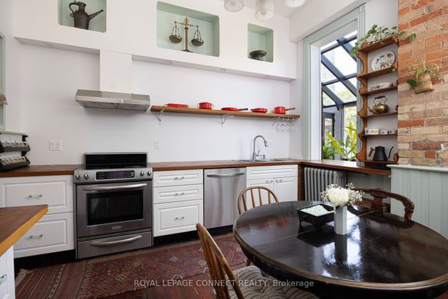 288 Sherbourne St, House attached with 9 bedrooms, 5 bathrooms and null parking in Toronto ON | Image 14