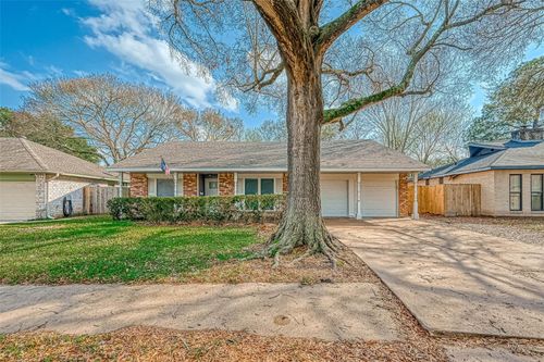 910 Redway Ln, Houston, TX, 77062-4306 | Card Image