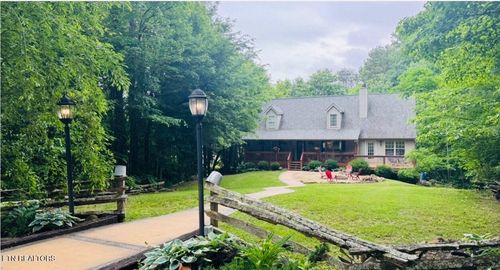 291 Twin Ln, Washburn, TN, 37888-4818 | Card Image