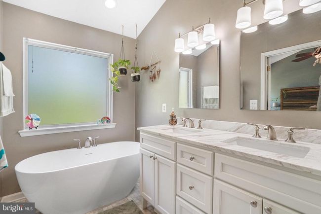 7721 Sullivan Cir, Townhouse with 3 bedrooms, 3 bathrooms and null parking in ALEXANDRIA VA | Image 17