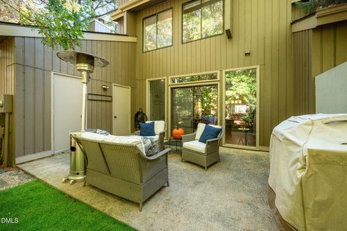 2 Vauxhall Pl, Chapel Hill, NC, 27517-8615 | Card Image