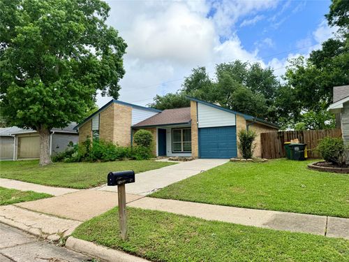 2807 N Brompton Dr, Pearland, TX, 77584-2219 | Card Image