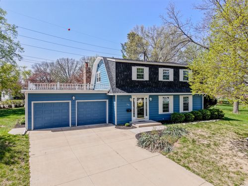 556 Mahaska Ct, Iowa City, IA, 52246-1605 | Card Image