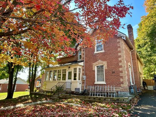 {{alt}} | Card Image