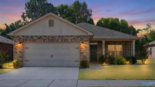 6530 Jacaranda Drive Nw, Huntsville, AL, 35806 | Card Image