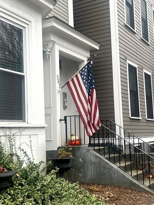 581 E 8th St, Boston, MA, 02127-4141 | Card Image