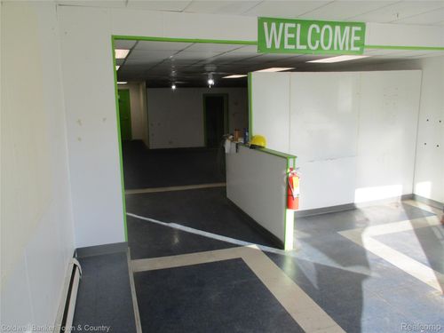 910 W Main St, Owosso, MI, 48867-2517 | Card Image