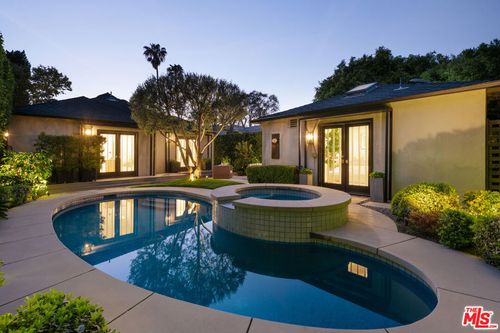 334 Huntley Dr, West Hollywood, CA, 90048-1919 | Card Image