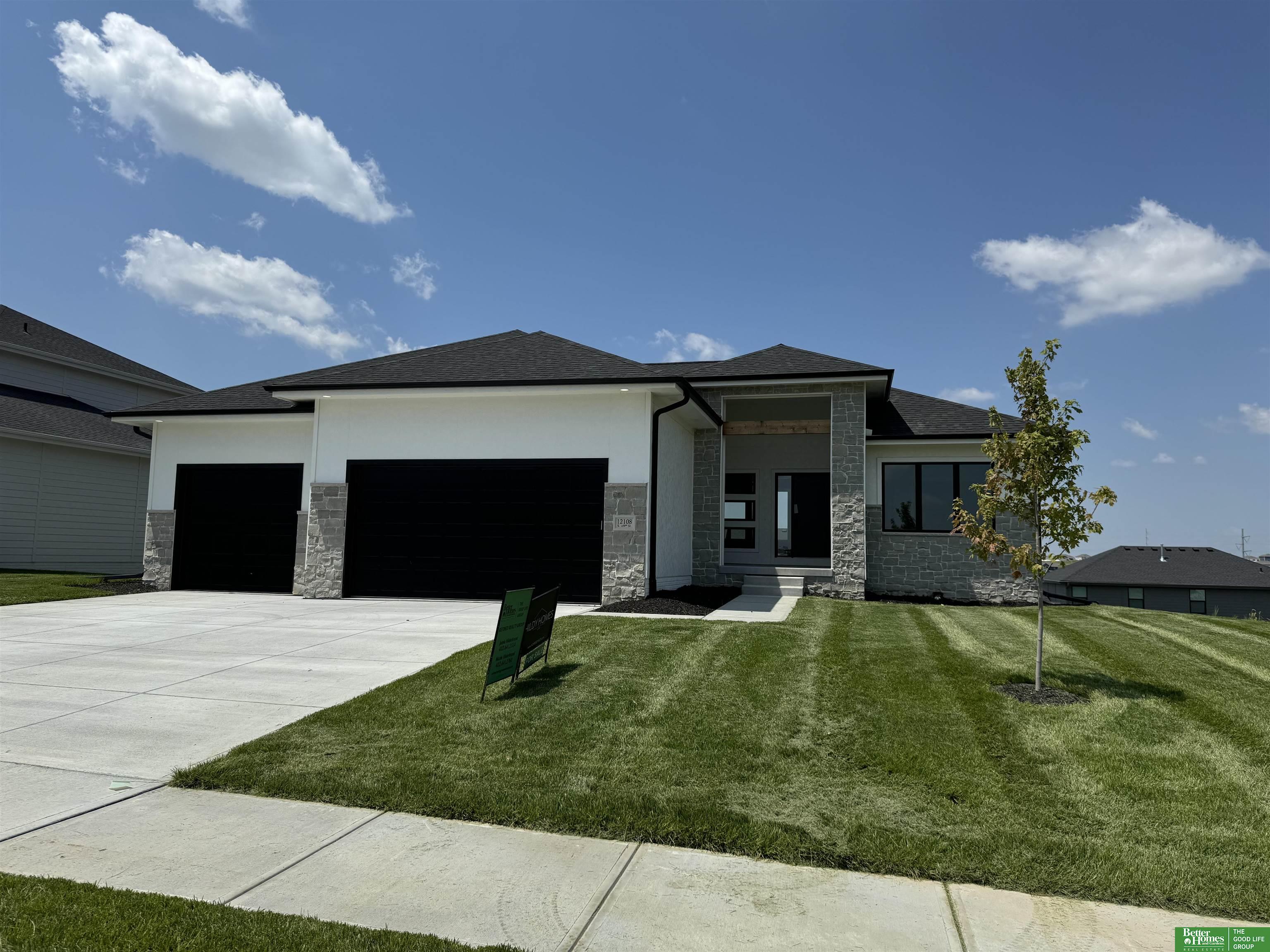 109th St, Papillion, NE 68046