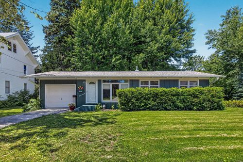 2 S Hannah Ave, MOUNT MORRIS, IL, 61054-1347 | Card Image