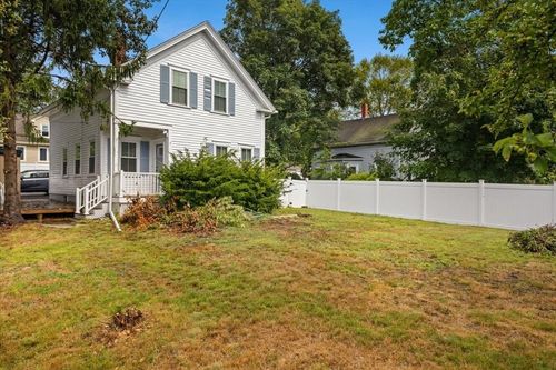 698 Fall River Ave, Seekonk, MA, 02771-5632 | Card Image