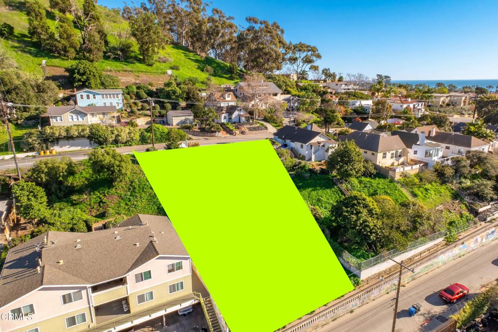 Land in Ventura 2
