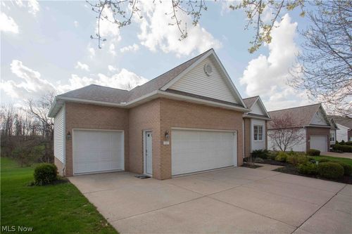 647 N Ridgecliff Street, Tallmadge, OH, 44278 | Card Image