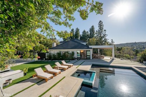 4017 Nogales Dr, Tarzana, CA, 91356-5004 | Card Image