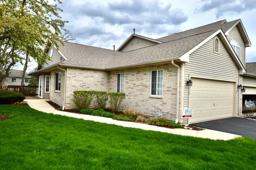 3312-3312 Twisted Oak Ct, McHenry, IL, 60051-4442 | Card Image