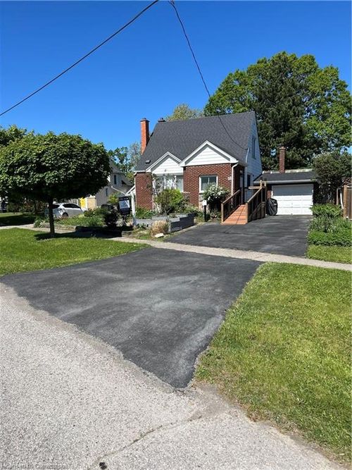 18 Flanders Ave, Saint Catharines, ON, L2M5X3 | Card Image
