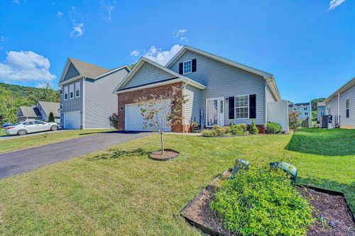 8355 Leighburn Dr, Roanoke, VA, 24019-1210 | Card Image