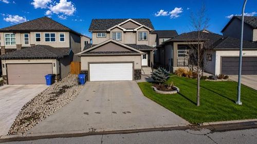 51 Murray Rougeau Cres, Winnipeg, MB, R2C5P1 | Card Image